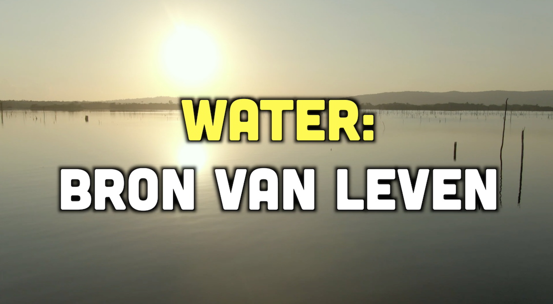 Busi Taki: Water. Bron van Leven (S0317)